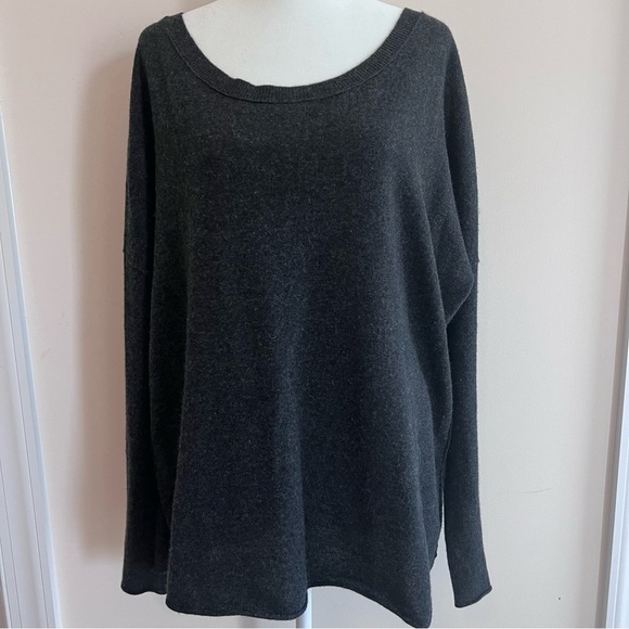 Vince Sweaters - Vince Dark Grey Boat Neck Cashmere Long sleeve rolled edge sweater | Size M|